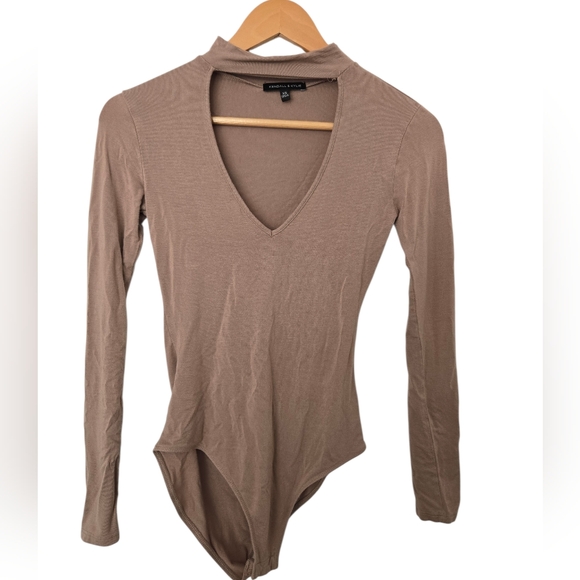 Kendall & Kylie Tops - Kendall & Kylie Taupe V-Neck Bodysuit Size XS